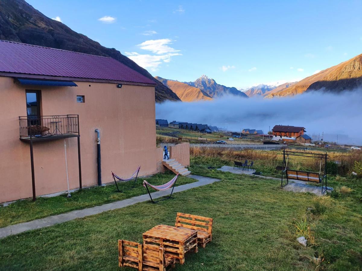 Apartment Nikolo Kazbegi Exterior foto