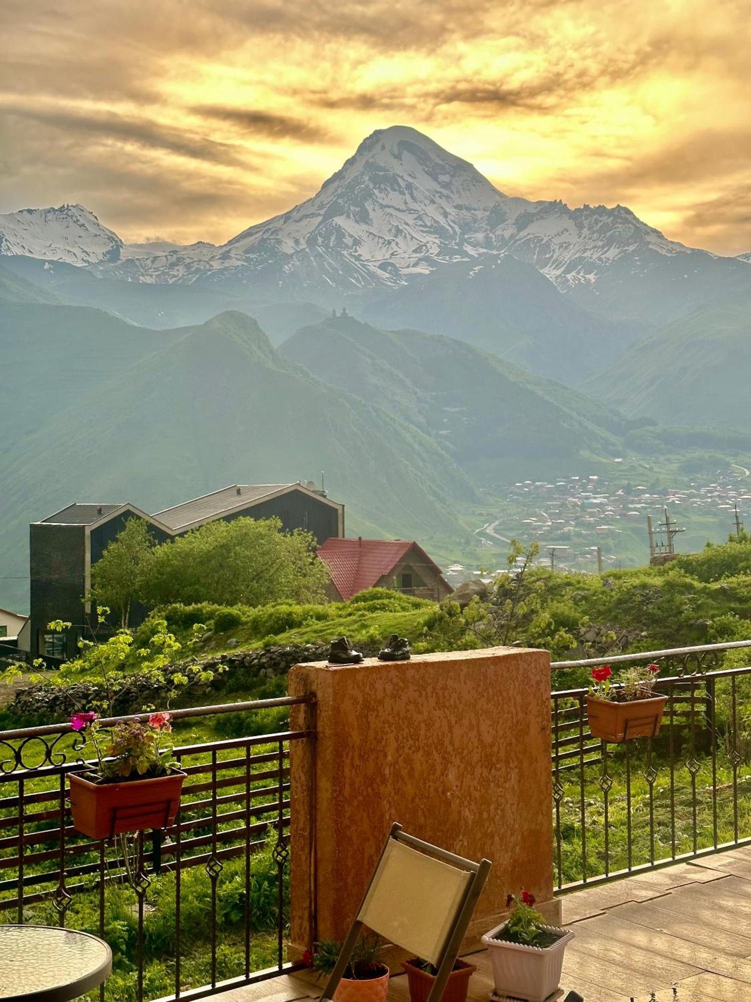 Apartment Nikolo Kazbegi Exterior foto